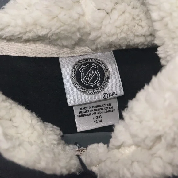 Vegas golden knights hoodie 🏒 - Picture 3 of 3